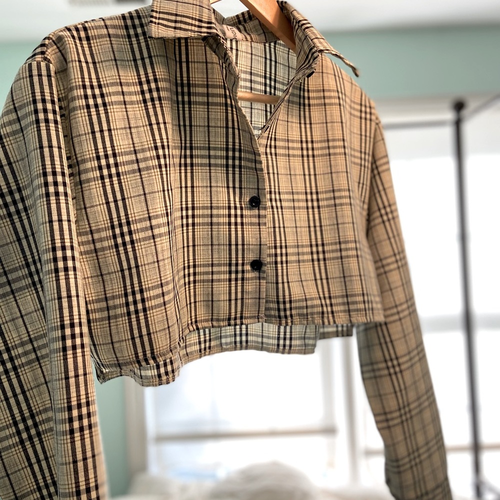 GM Studio Crop Plaid Shirt